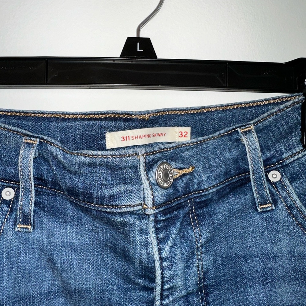 Levi Strauss Shaping Skinny Distressed Jeans